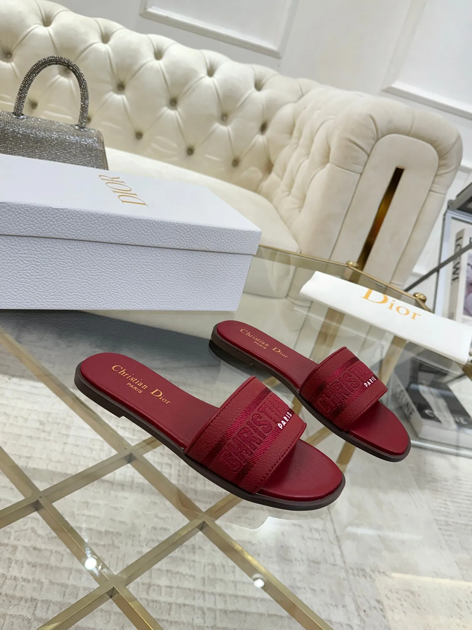 👟👟Ex-factory price 340👟👟 Genuine leather sole +40 Dior new style cowhide surface, sheepskin lining + embroidery process, 5 colors optional, code size 35-42, rubber sole, genuine leather sole +40